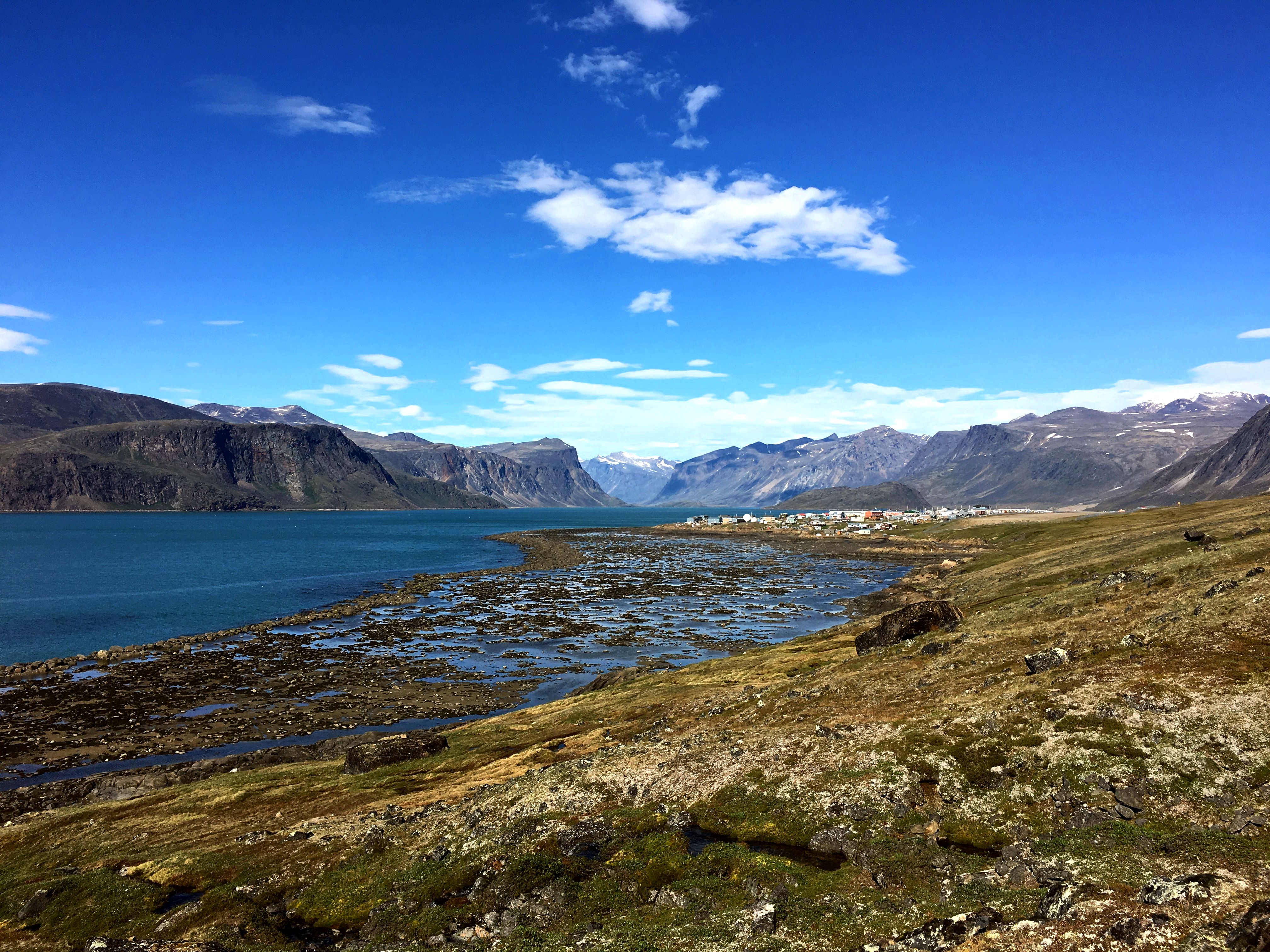 Mt asgard, auyuittuq park, baffin island, nunavut canada [4000x3000] photo by reuben shelton/dave nettle : earthporn drab, just red